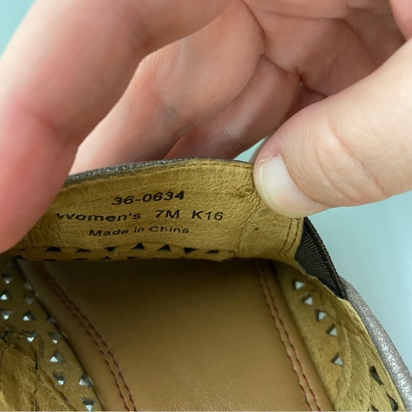 Trask Women's Loafers Metallic Perforated Slip On Size 7M - Picture 8 of 9